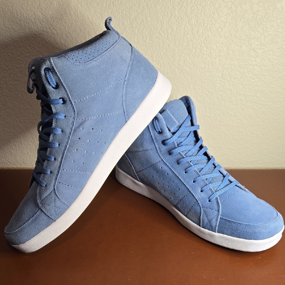 Blue Clae Style Russel Sneakers with Suede Finish‎